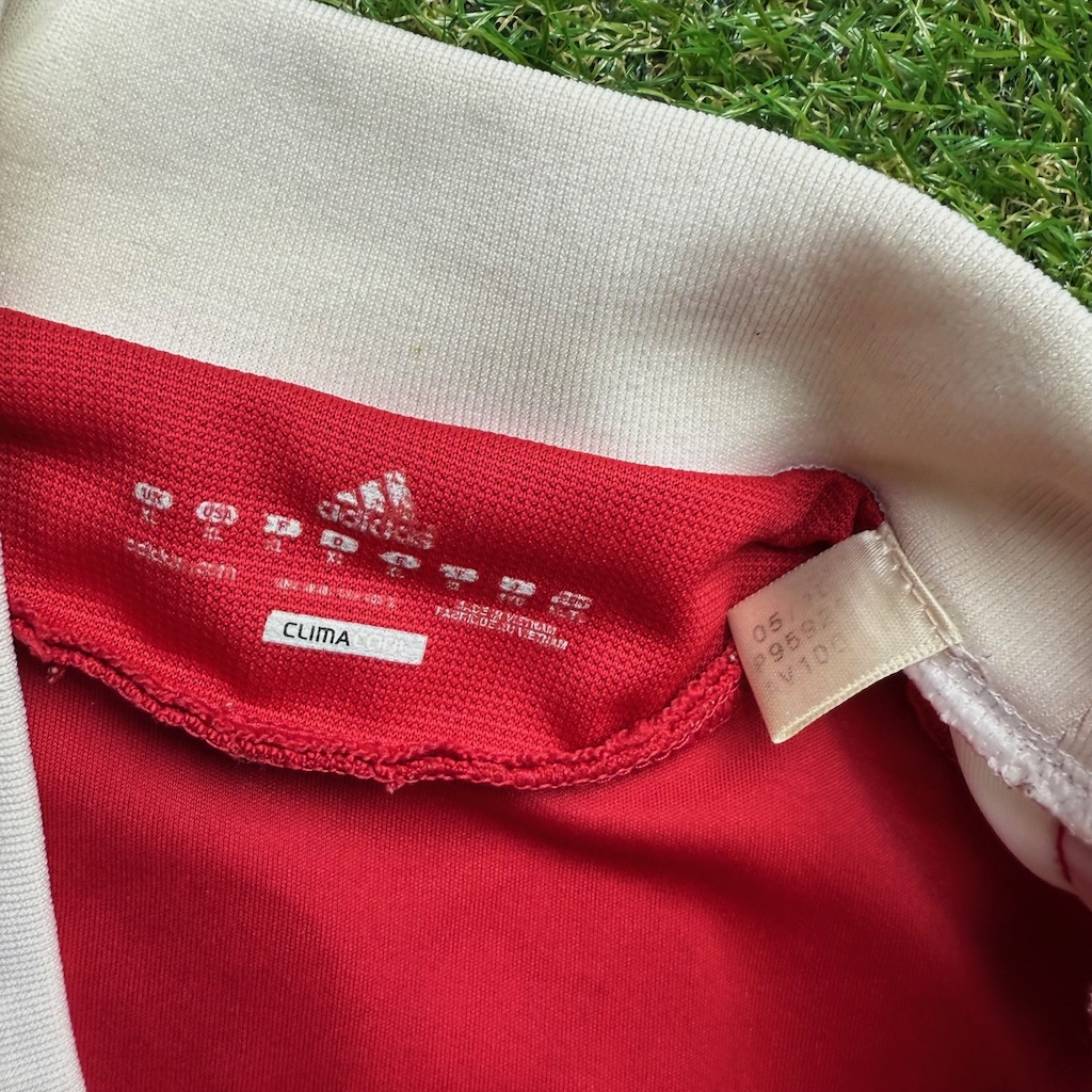 2010/2011 Home #16 SUAREZ - Image 5