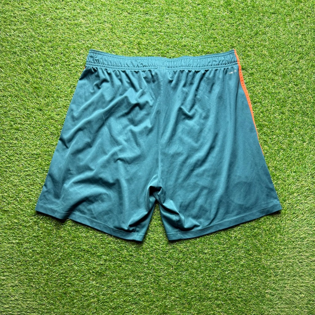 2019/2020 Away Shorts - Image 2