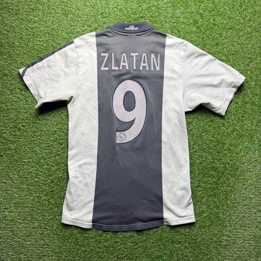 2001/2002 Away #9 ZLATAN