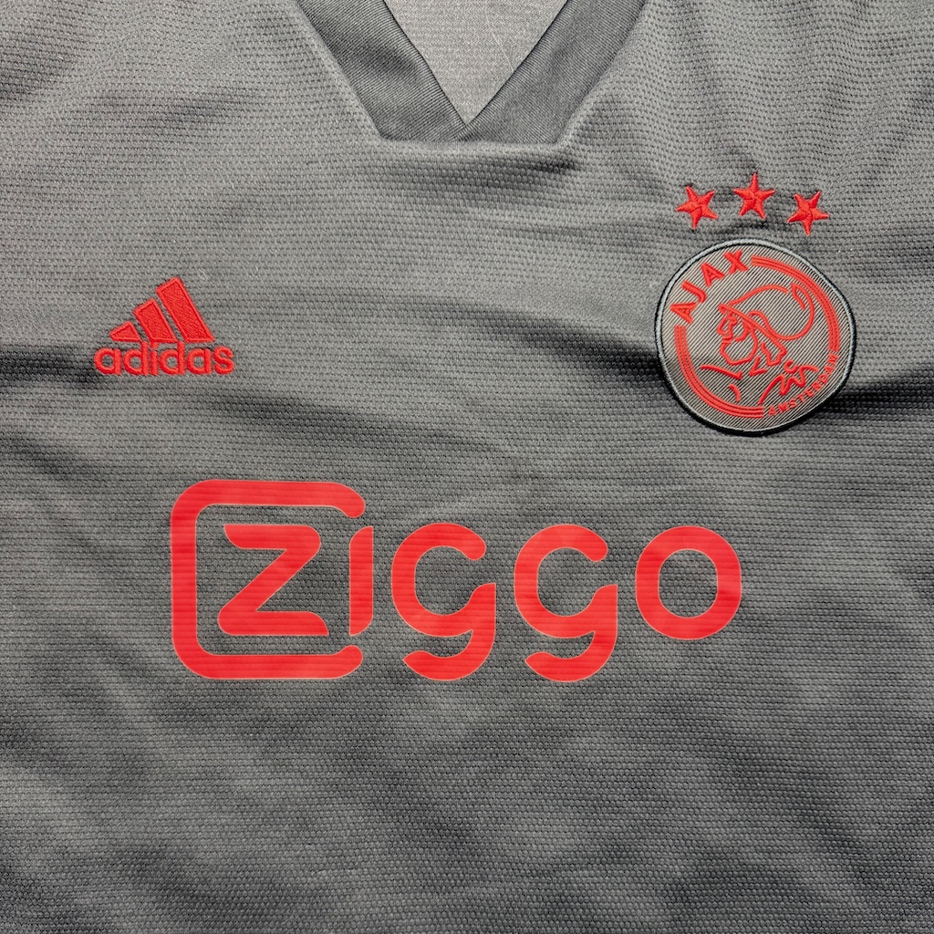 2021/2022 3rd Shirt - Image 3