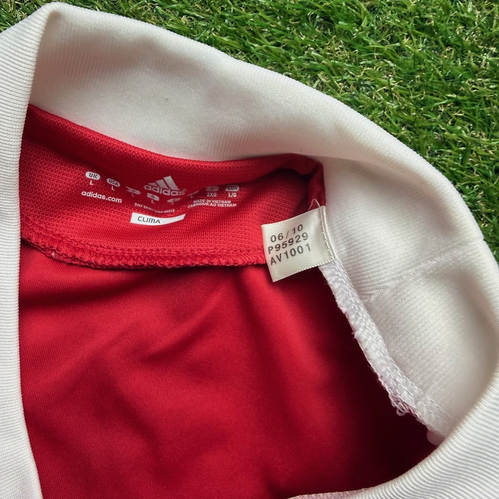 2010/2011 Home - Image 4