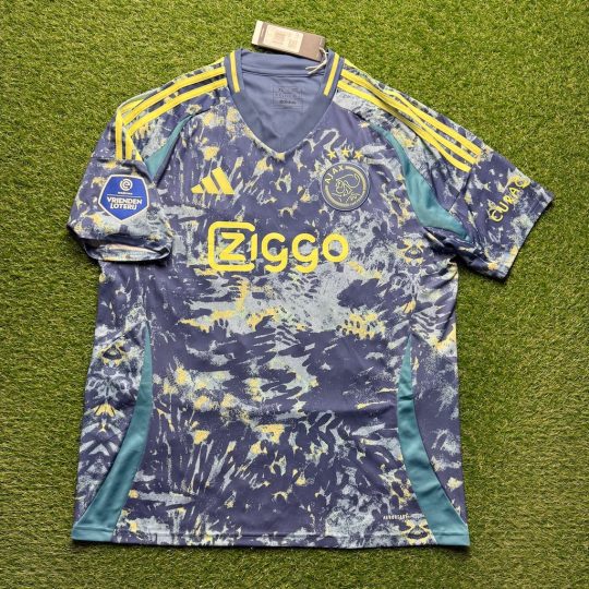 2024/2025 Away #7 BERGWIJN - Image 2