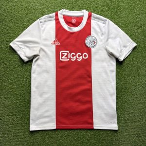2021/2022 Thuis