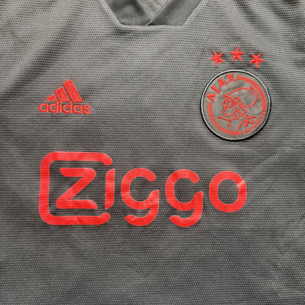 2021/2022 3rd Shirt - Image 3
