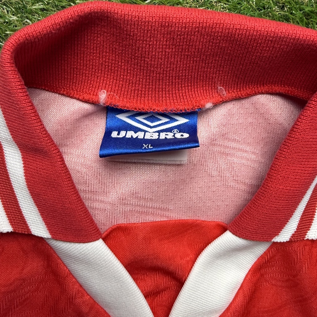 1994/1995 Home - Image 5
