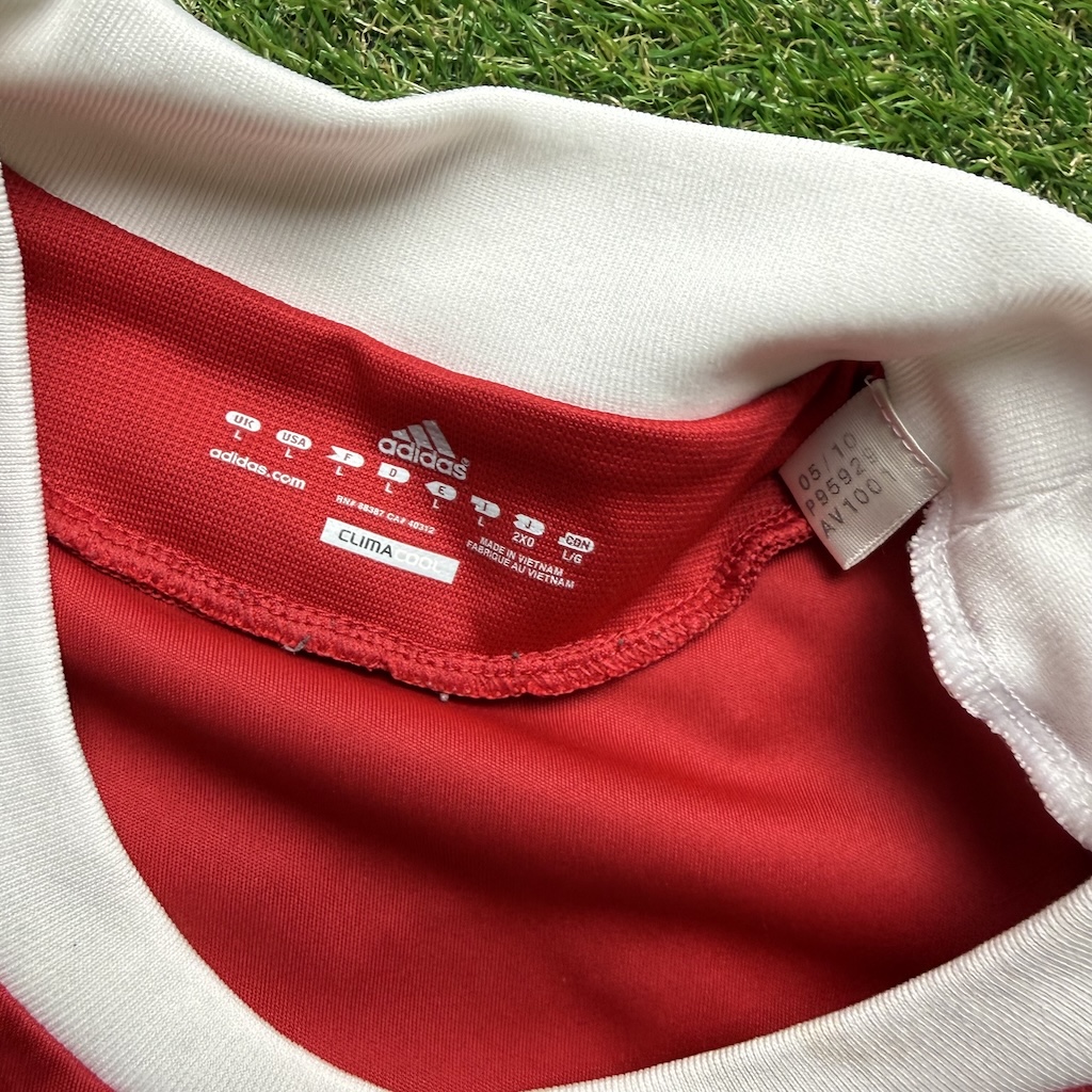 2010/2011 Home - Image 4