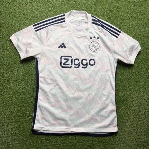 2023/2024 Uit