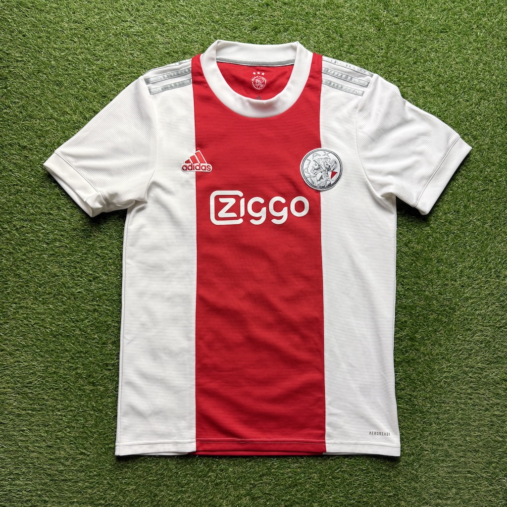 2021/2022 Thuis