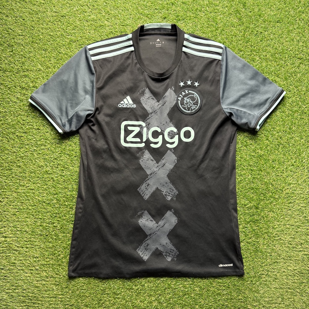 2016/2017 Away