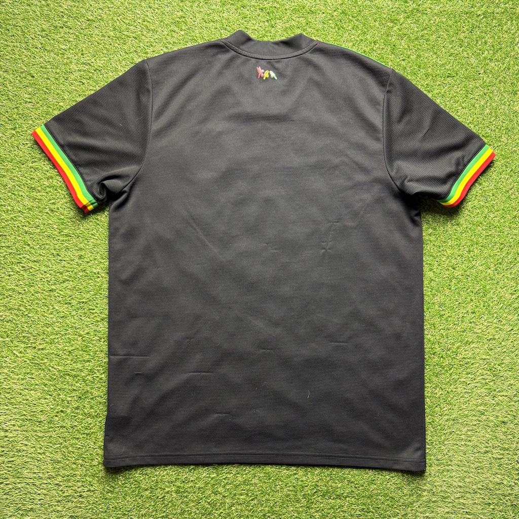 2021/2022 3rd Shirt - Image 2
