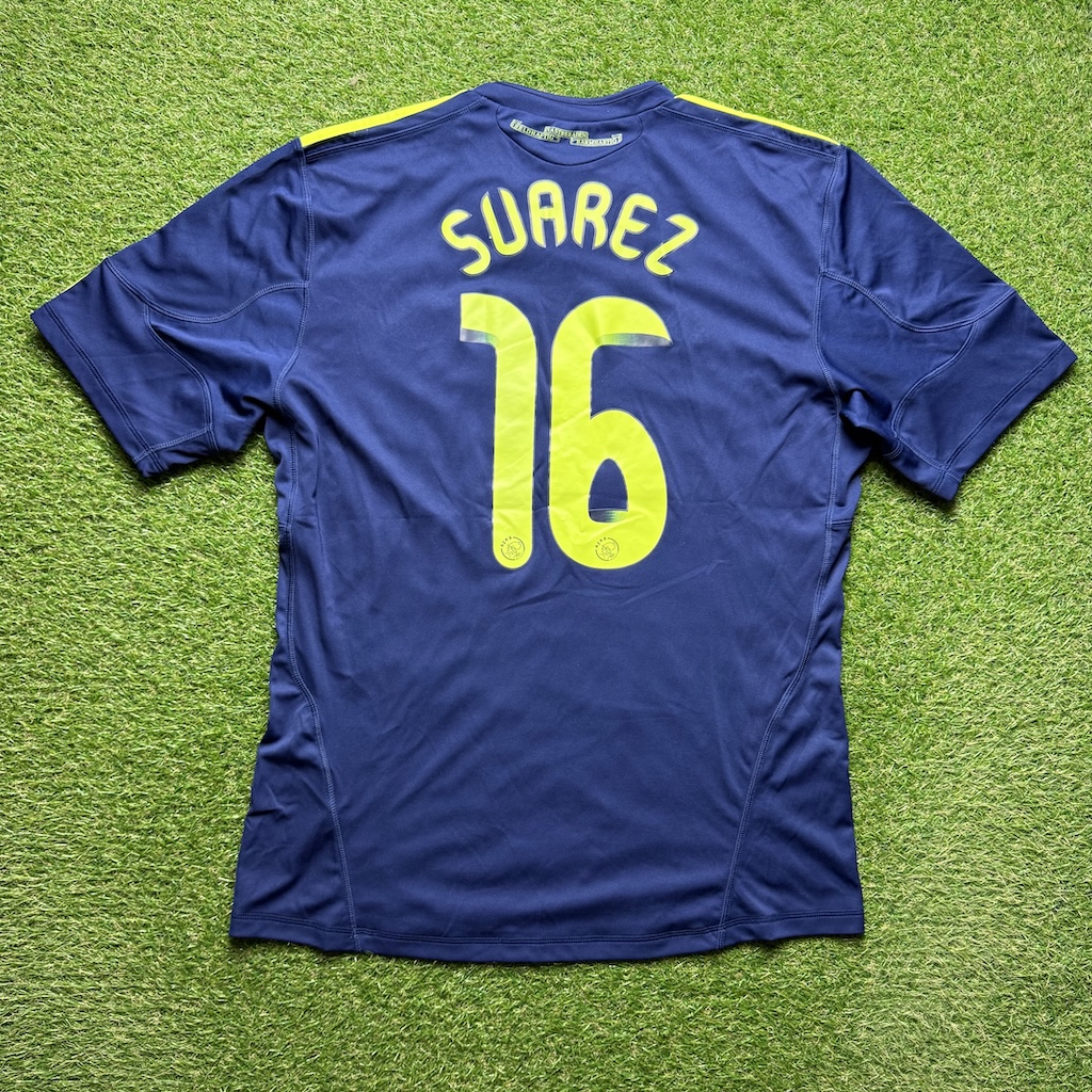 2010/2011 Away #16 SUAREZ