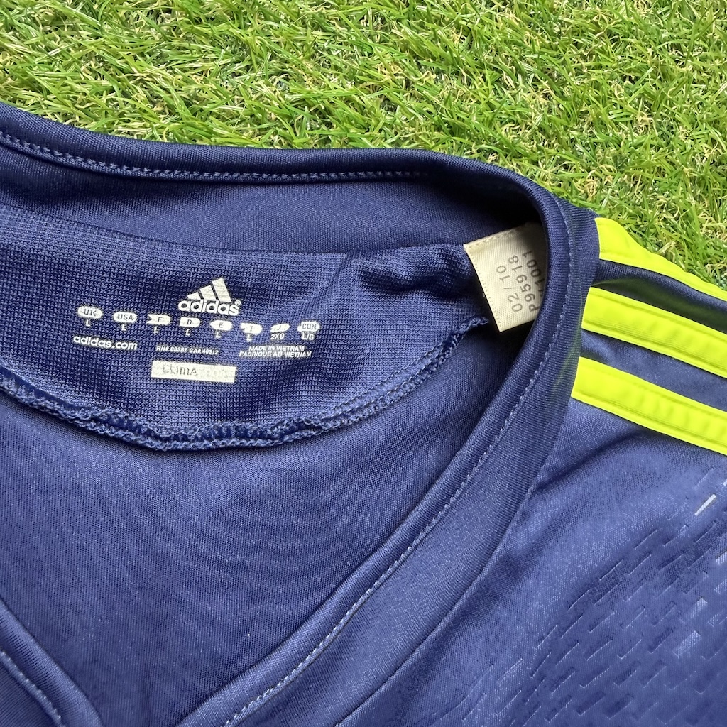 2010/2011 Away #16 SUAREZ - Image 5