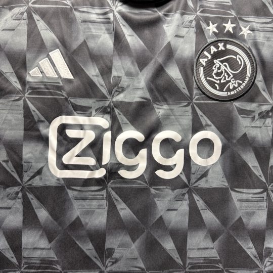 2023/2024 3rd Shirt - Image 3
