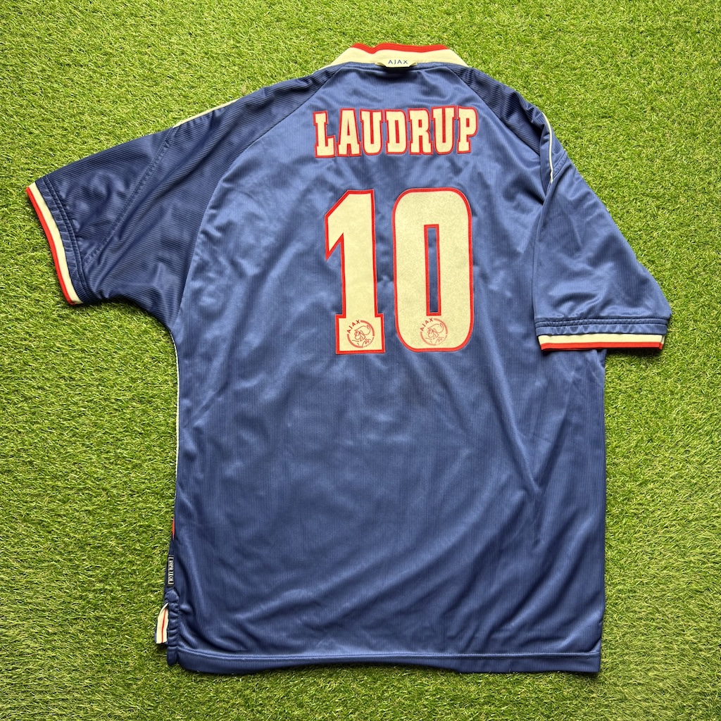 1999/2000 Uit #10 LAUDRUP