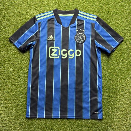 2021/2022 Away #21 MARTINEZ - Image 2