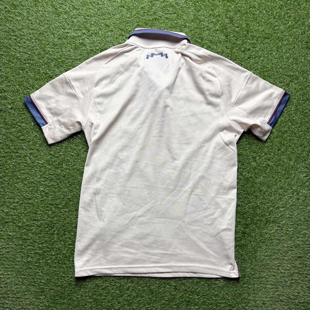 2025/2026 3rd Shirt - Image 2