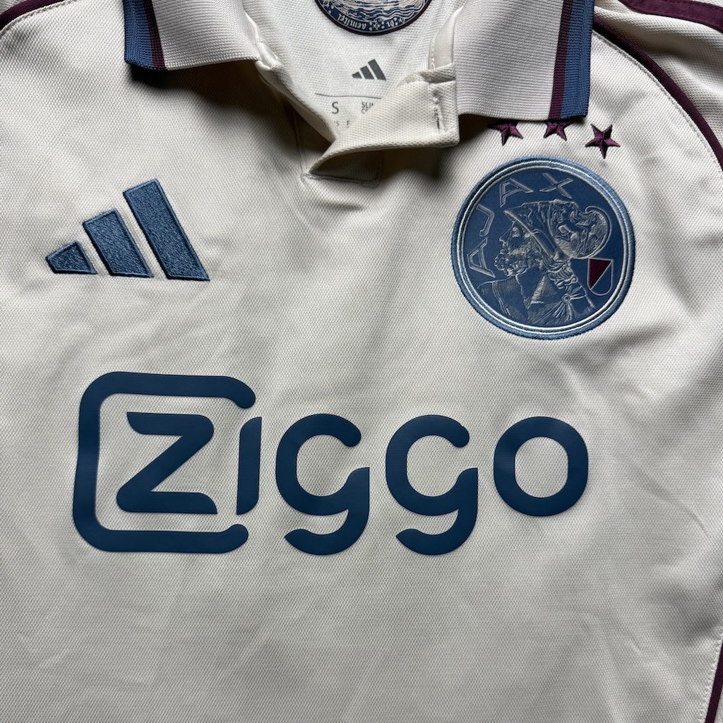 2025/2026 3rd Shirt - Image 3