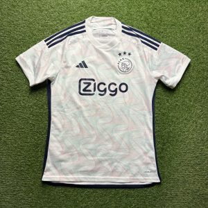 2023/2024 Uit