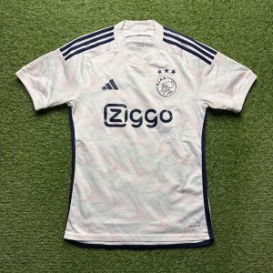 2023/2024 Uit