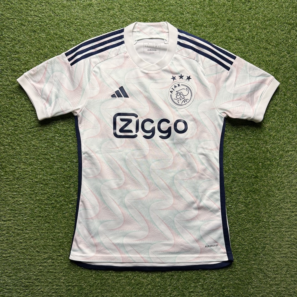 2023/2024 Uit