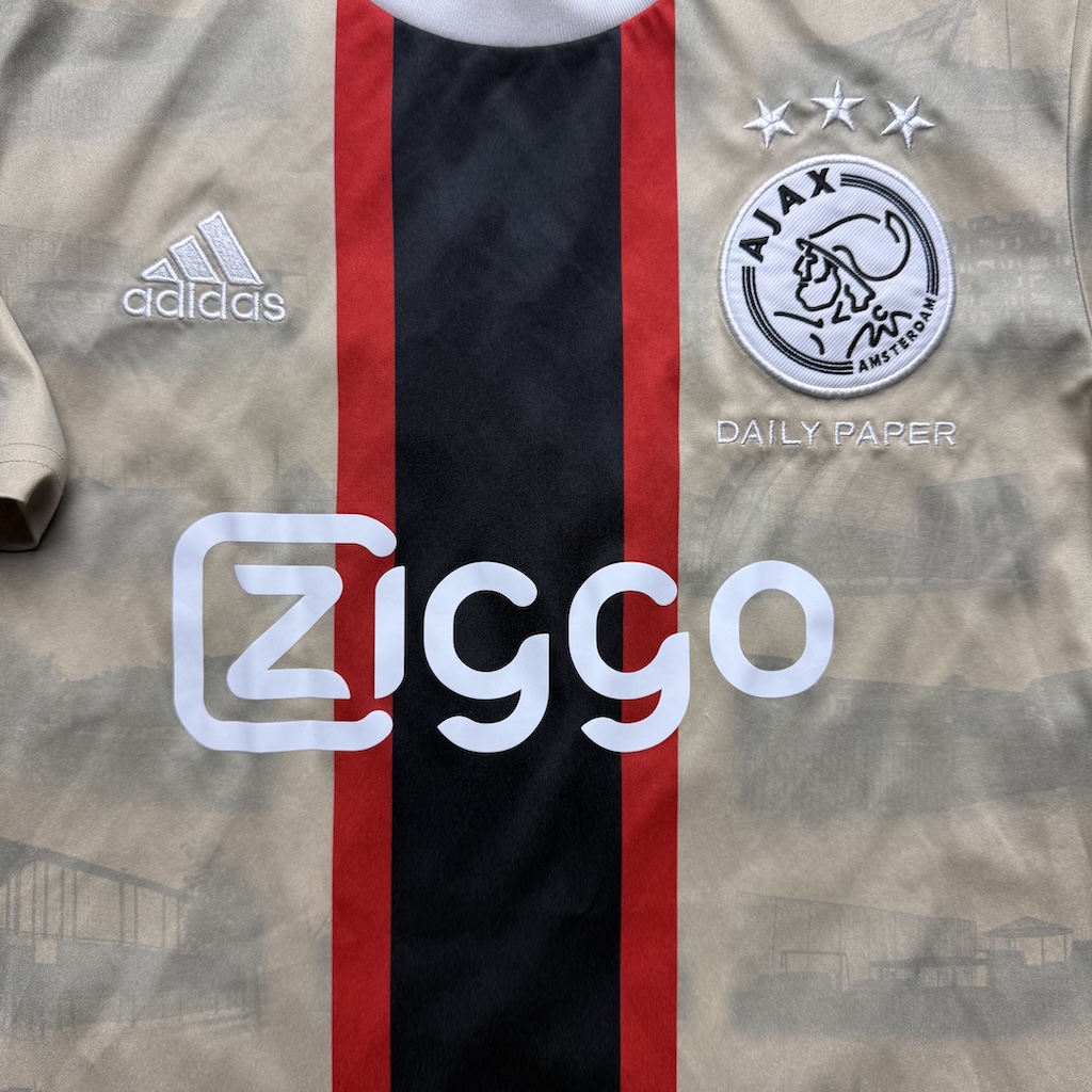 2022/2023 3rd Shirt - Image 3