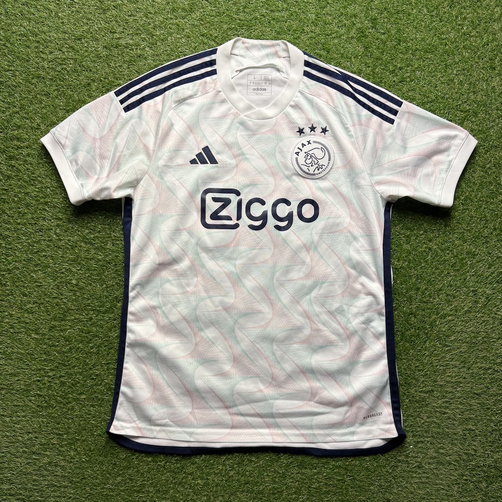 2023/2024 Uit