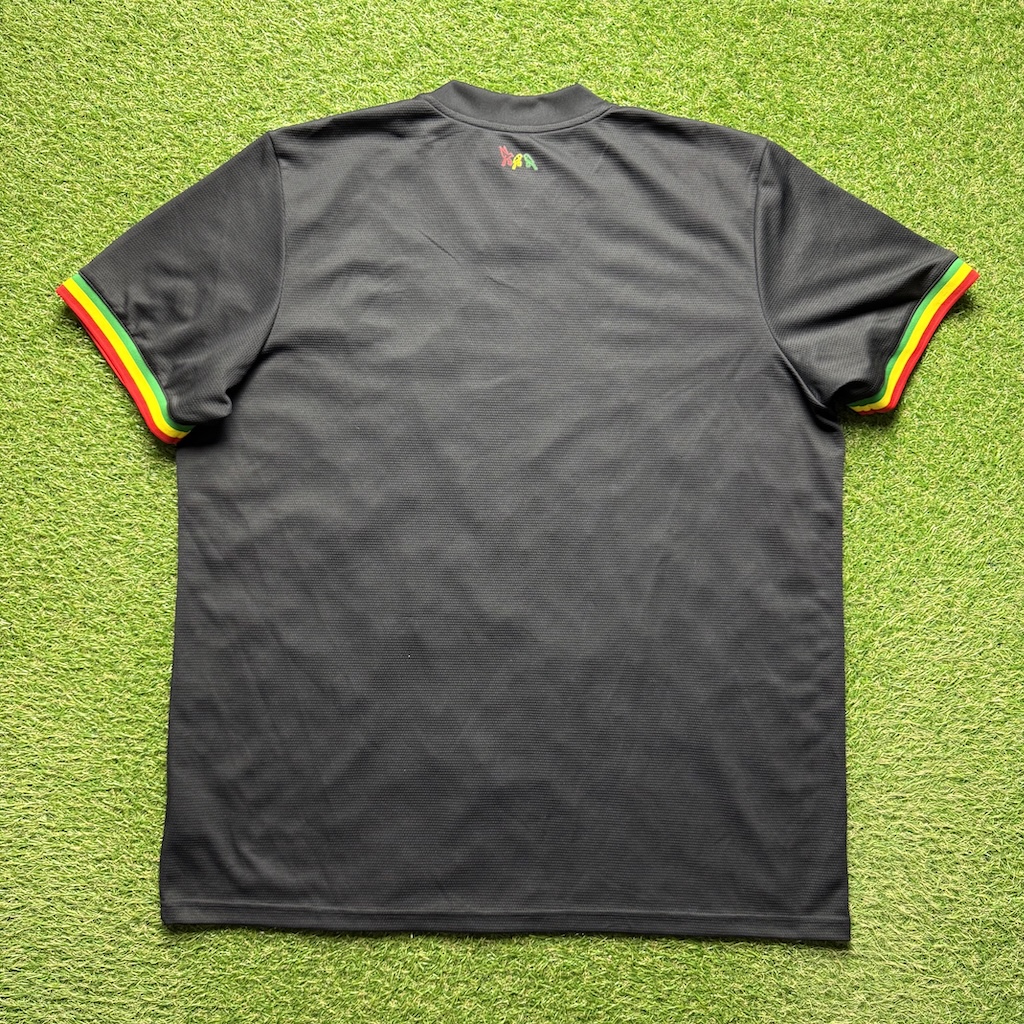 2021/2022 3rd Shirt - Image 2