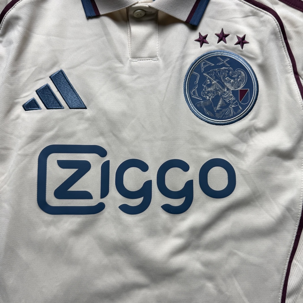 2025/2026 3rd Shirt - Image 3